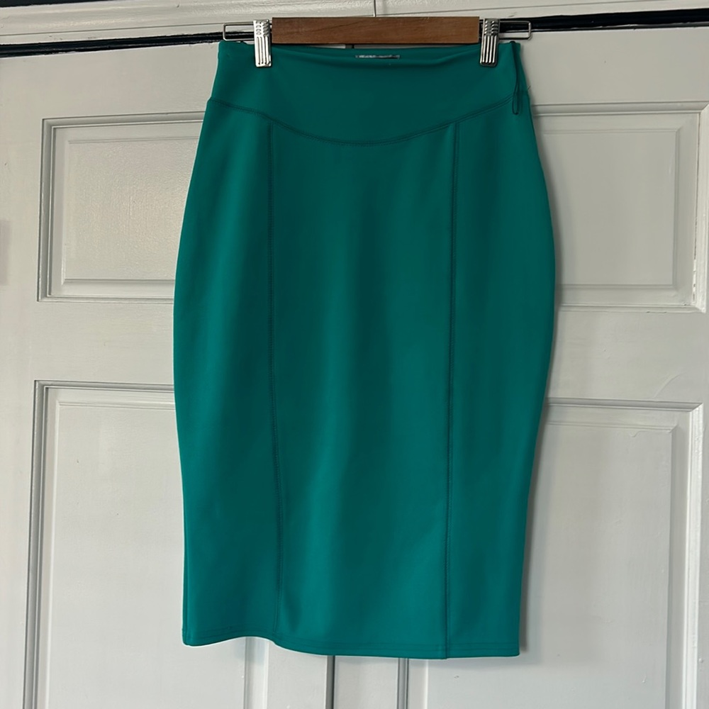 Green bodycon skirt